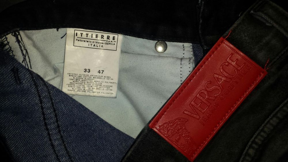 Blugi Versace cu curea piele Levis ,Trimit si in tara