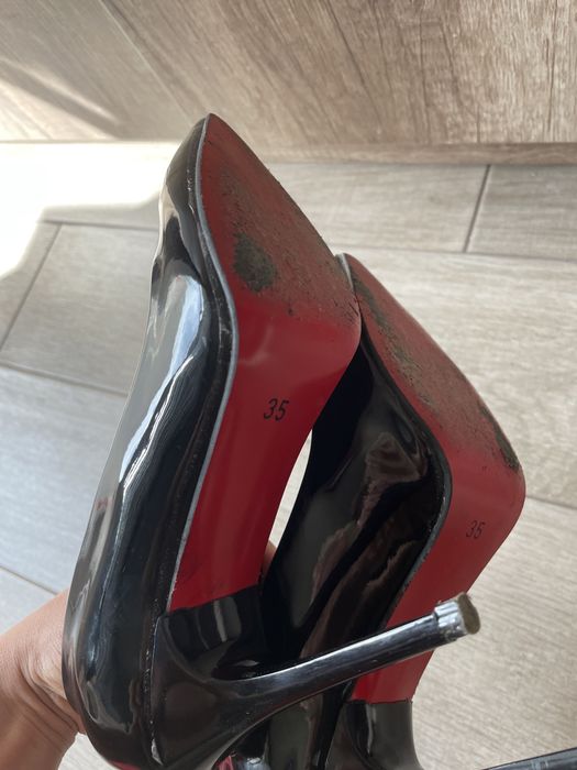 Дамски елегантни лачени обувки и чантичка