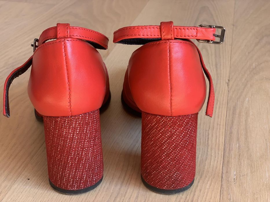 Дамски обувки на ток, червени