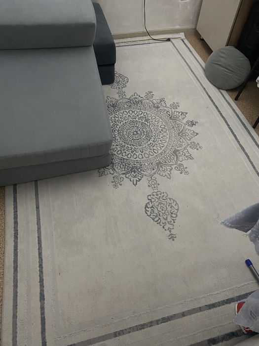 Кілем ақ түсті, жұқалау