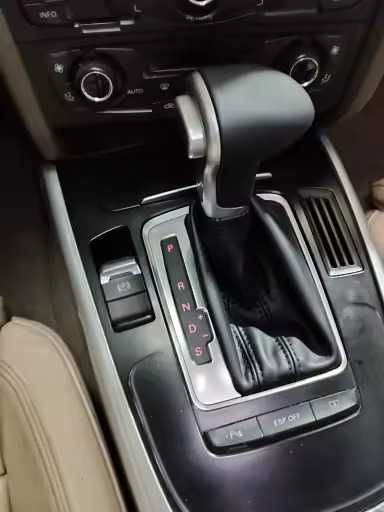 Nuca Schimbator Viteze Automat Piele AUDI A3 8P, A6 C6, A4 B8 A5, Q5