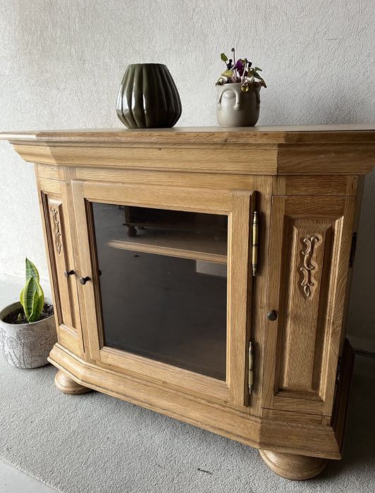 ТВ скрин масив с въртящ плот