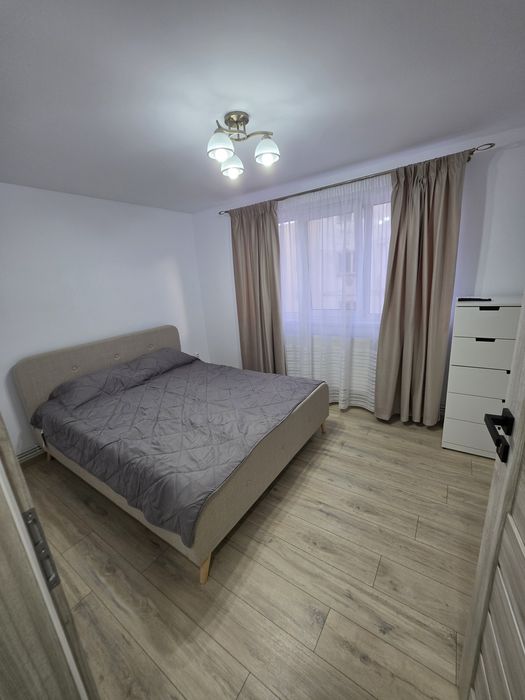 Vând apartament cu 3 camere