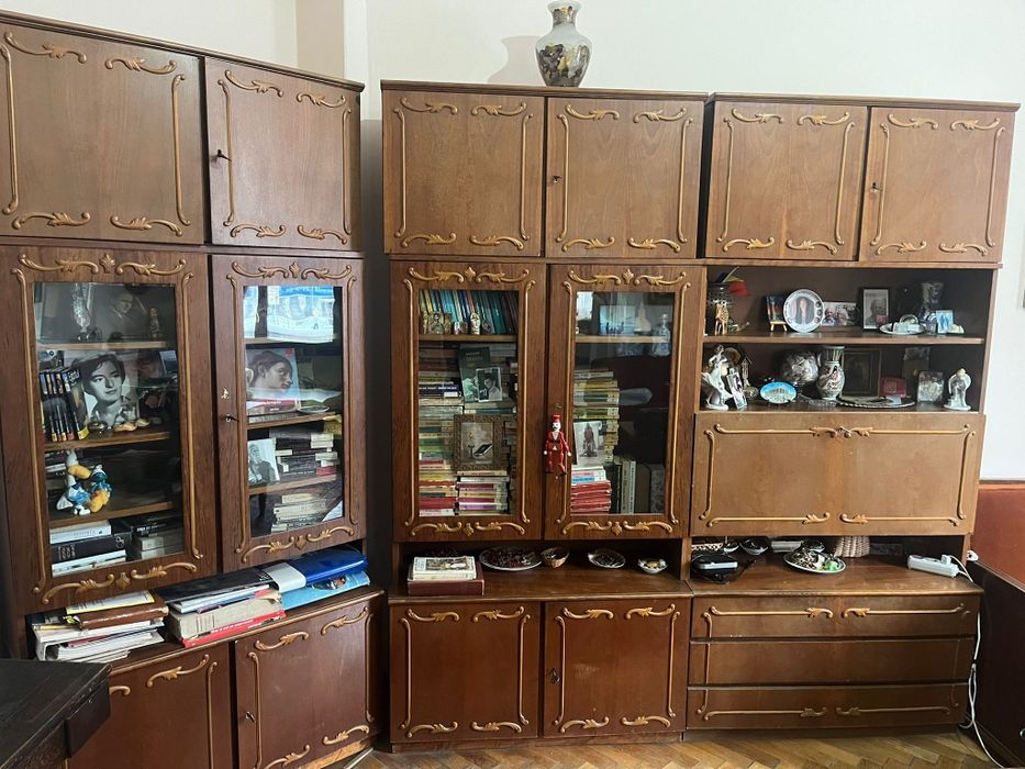 Biblioteca de vanzare