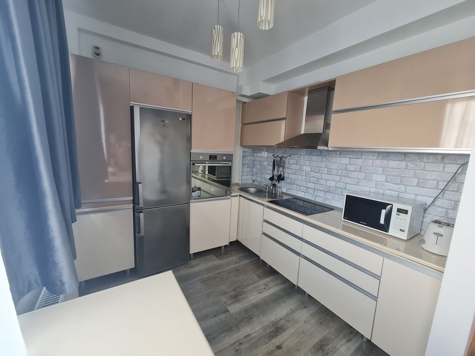 2 camere + balcon + parcare Ared UTA