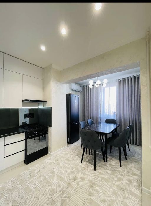 Продаётся 4х комнатная квартира,ул.М Ашрафий,Рисовый базар ориентир