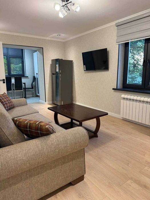 Удобная локация 2х комнатная у метро Максим Горький / Буз-1