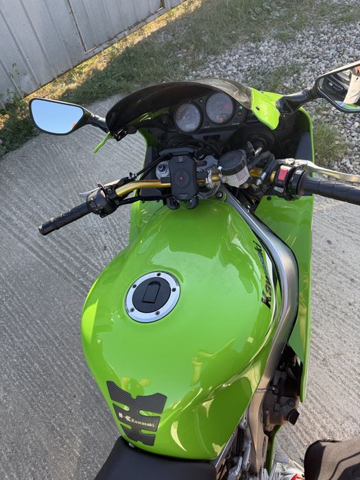 Kawasaki ZX-9R 2003 – Putere pură, stare foarte bună