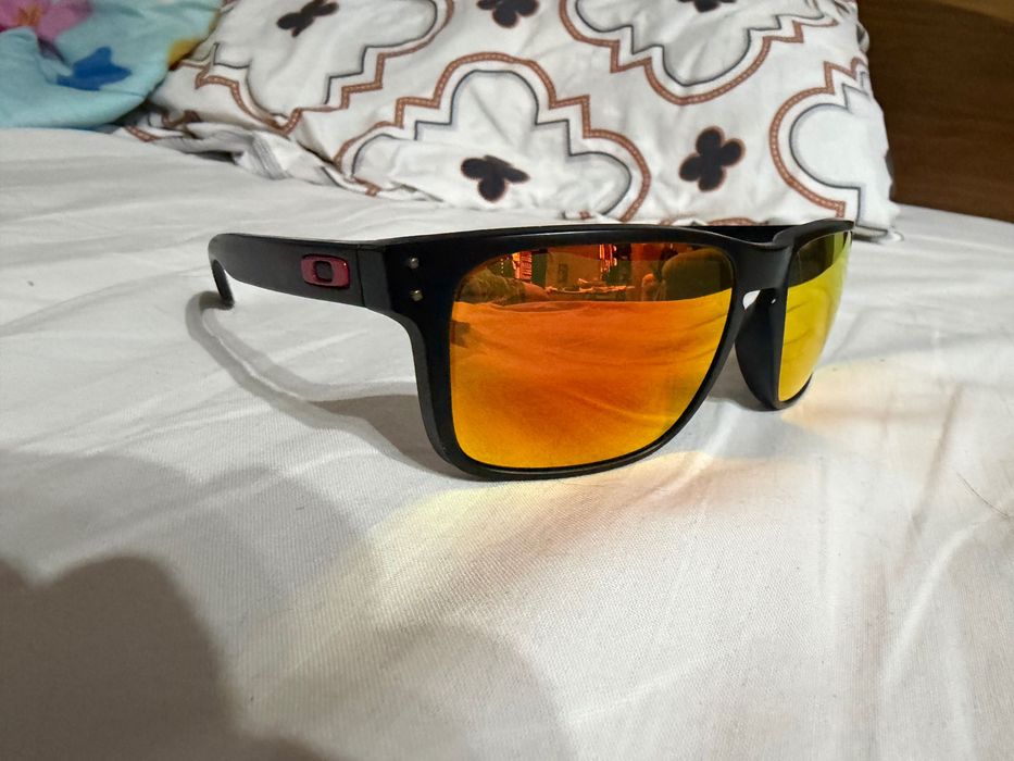 Продавам чисто нови очила Oakley Holbrook XL