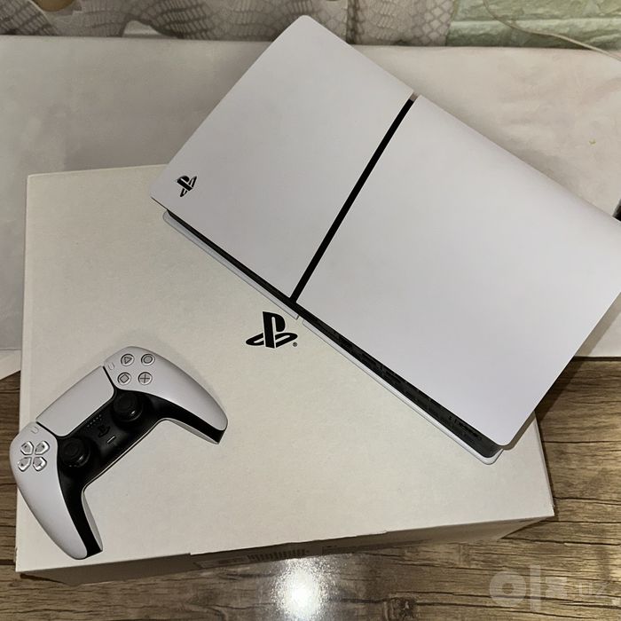 Playstation 5 slim 1tb yili2026