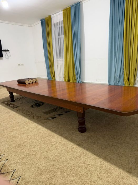 Стол и стулья деревянный