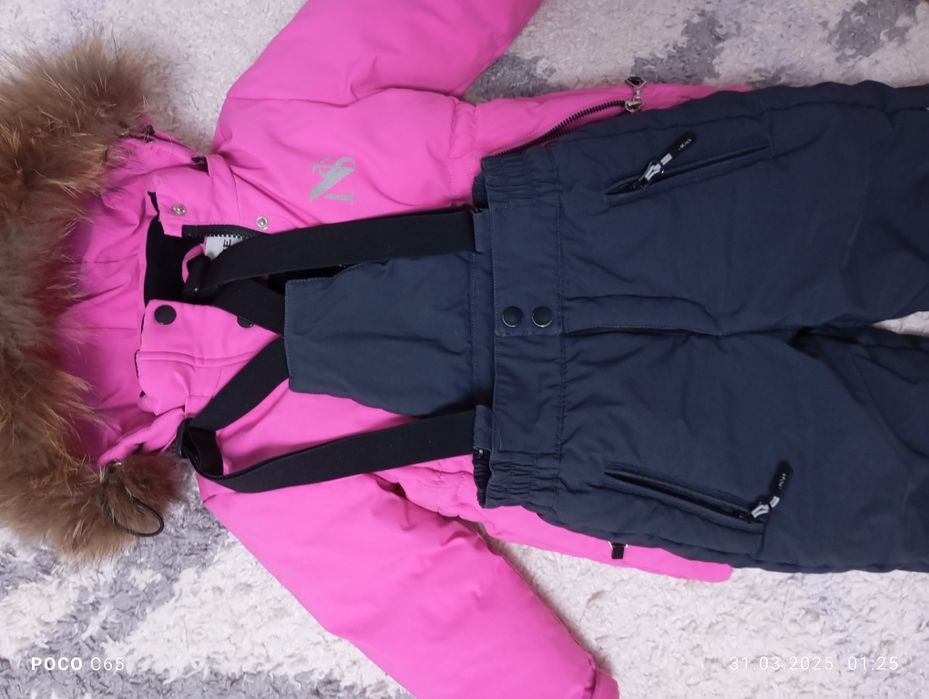 Продам девочковый зимний костюм . 2-5 лет