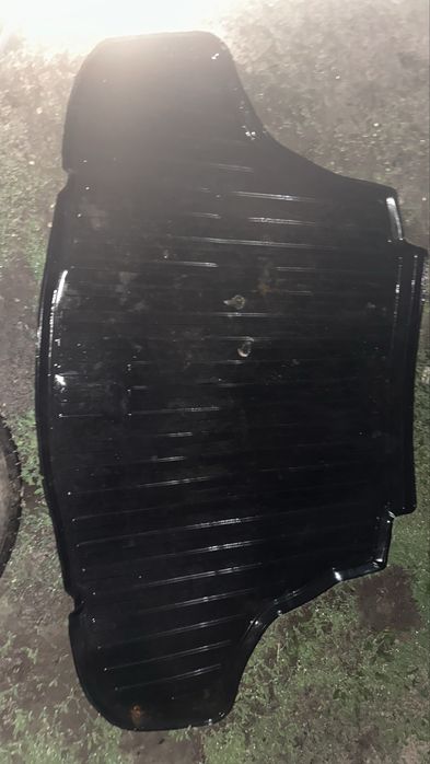 Полик в багажник камри 70