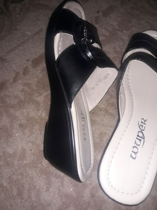 Продам летние босоножки