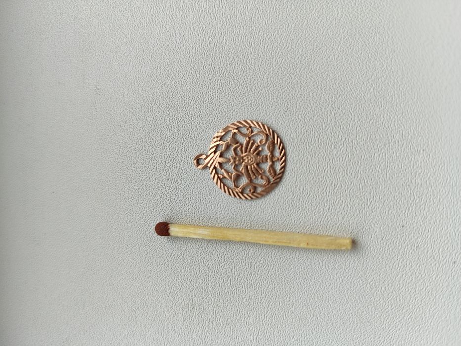 Кулончик, знак задиака ,рак .