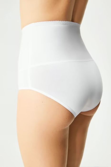 Стягащи и оформящи бикини