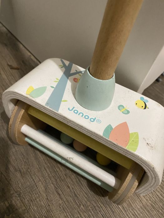 Дървена играчка за бутане