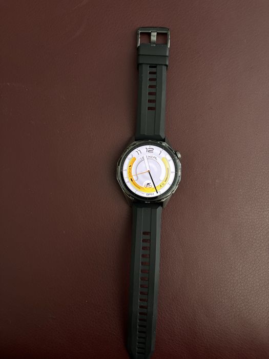 Часовник Huawei GT 6