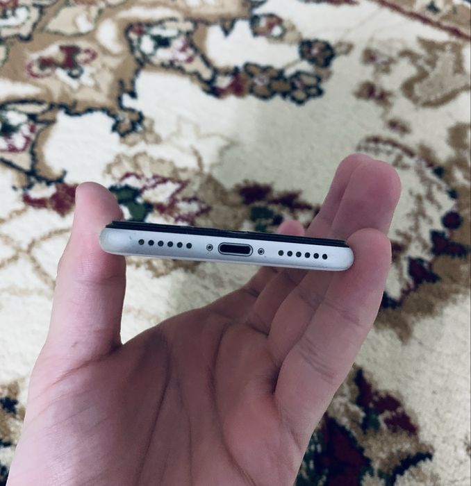 iPhone se сатылады