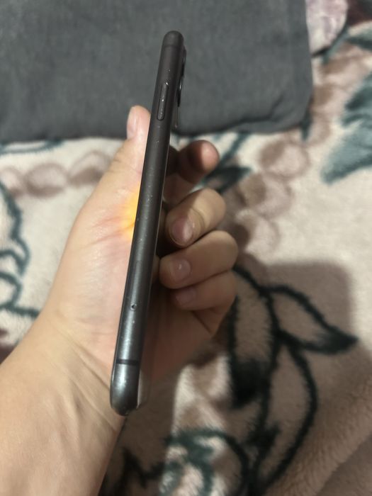 Продам айфон 11