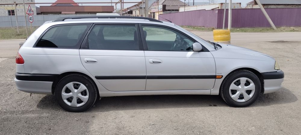 Продам тоета авенсис