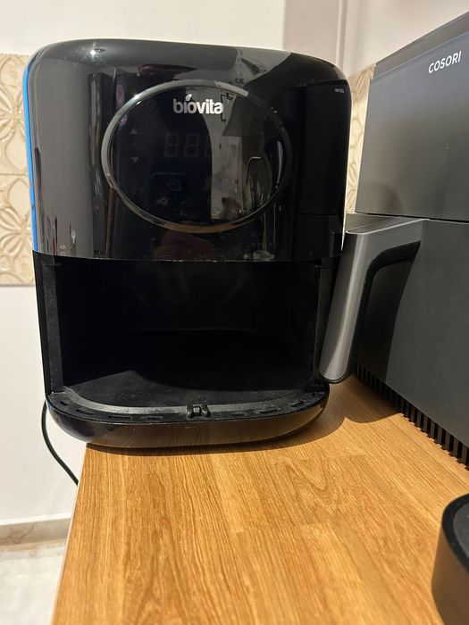 Air Fryer în stare foarte bună – puțin folosit
