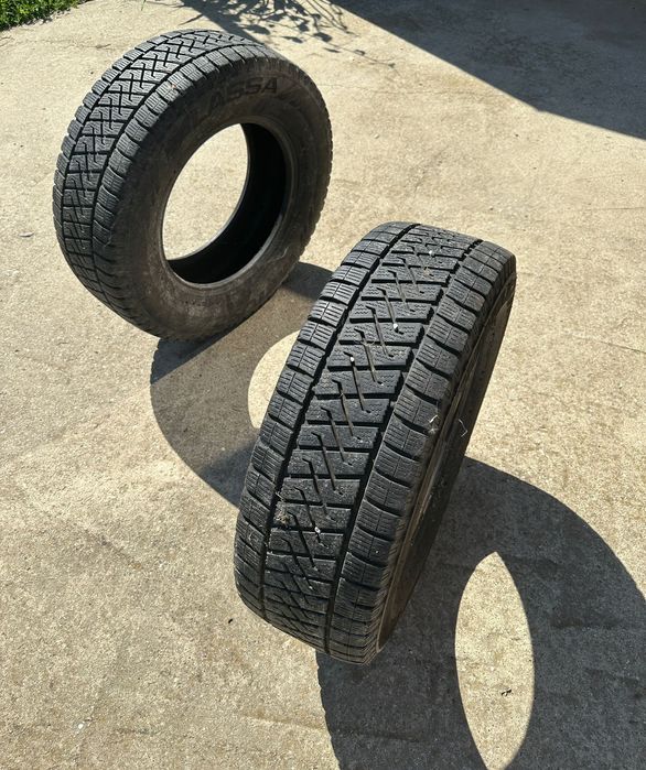 Vând 2 cauciucuri C pentru dubă – Lassa 235/65 R16C