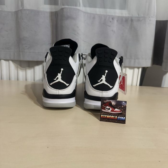 Air Jordan 4 Military Black