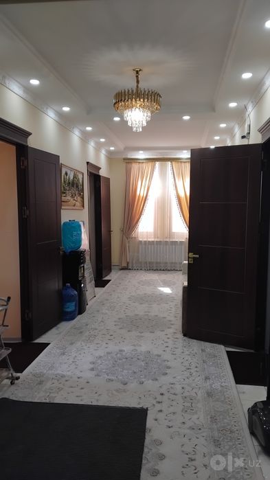 Qarshi shaxridan 11 kishilik yotoq joy arenda beriladi