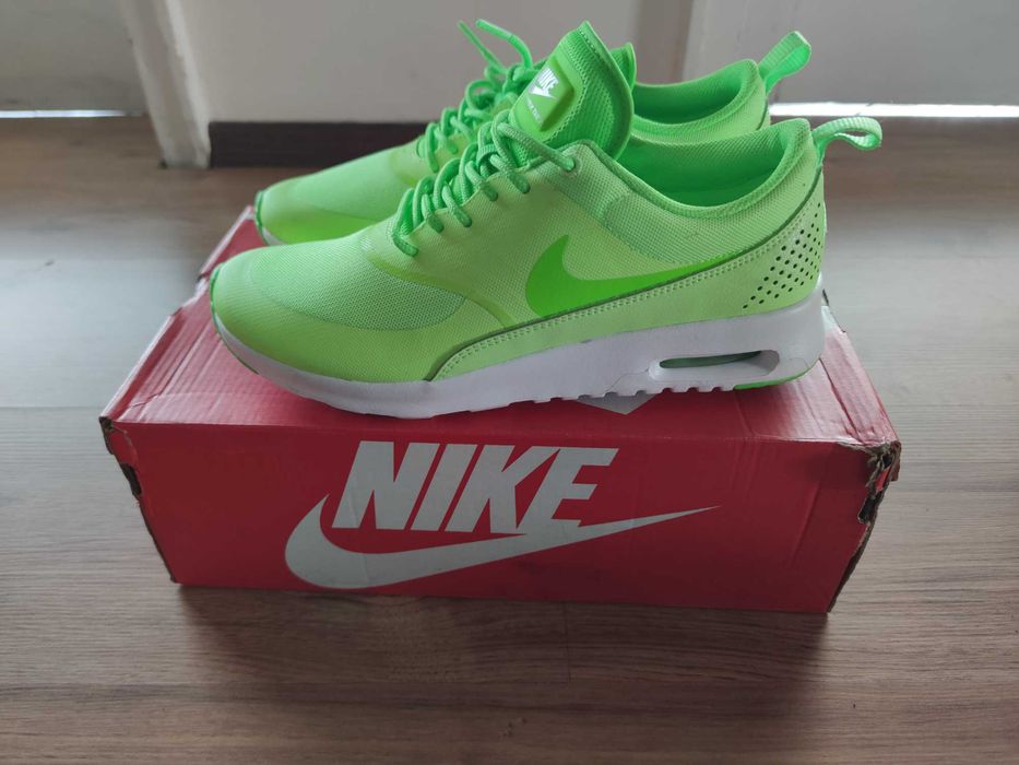 Маратонки Nike Air Max Thea