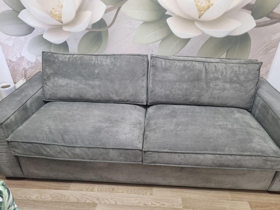 Vand coltar plus canapea impecabile