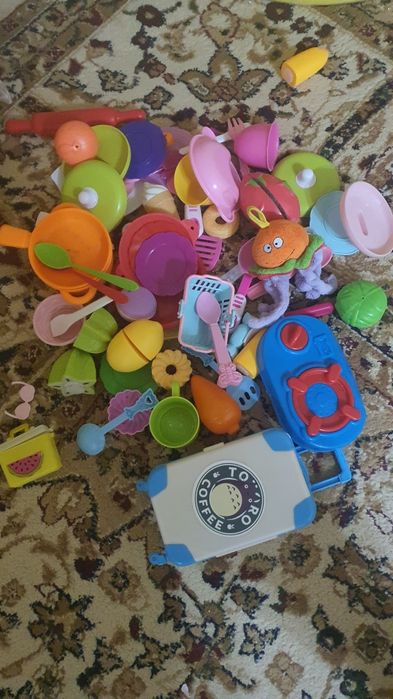 Игрушки детские разные развивающие