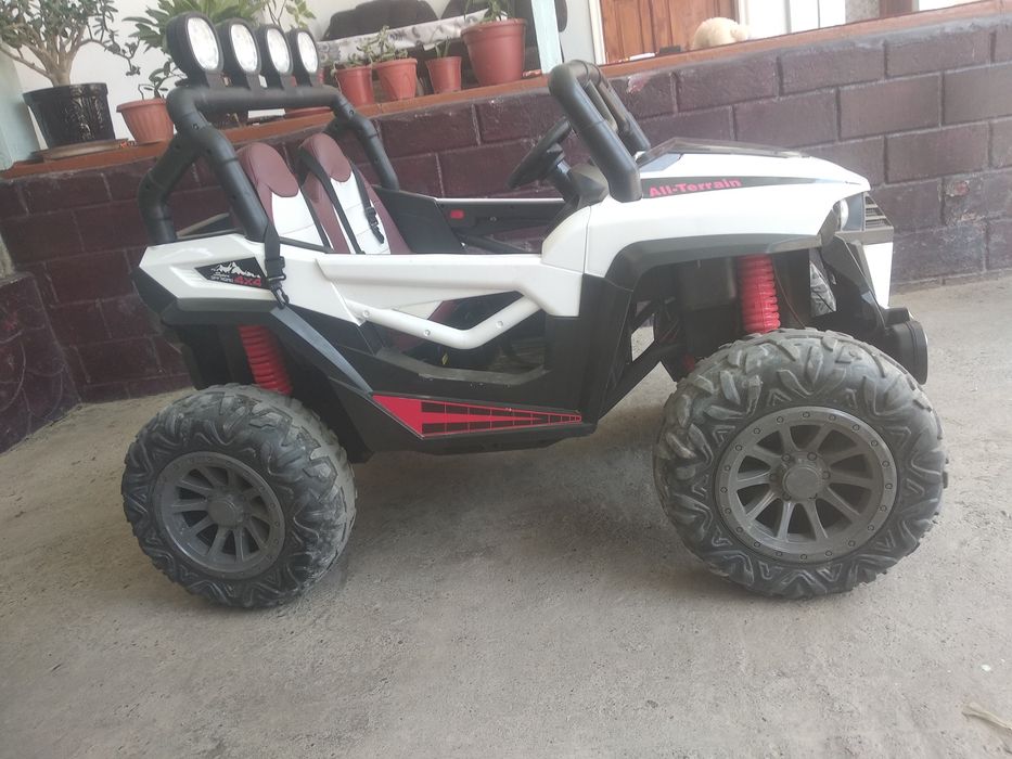 Detskiy baggi sotiladi