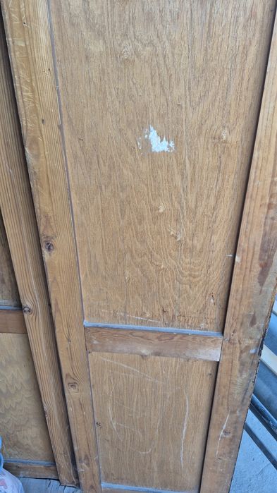 Продам раритетный шкаф