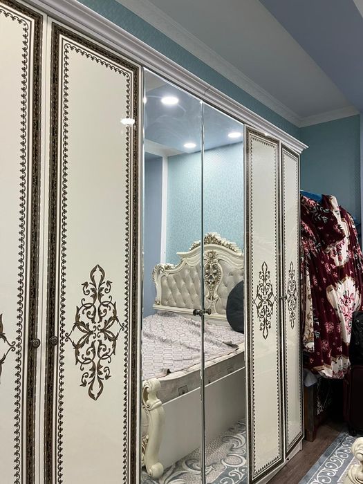 Спальный гарнитур