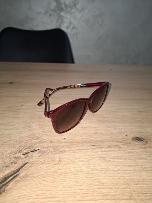 Ochelari soare MaxMara ,originali noi ,dar fara ambalaj,stare impecabilă