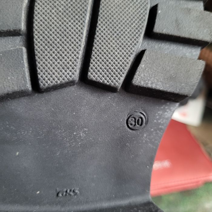 Продам обувь детская