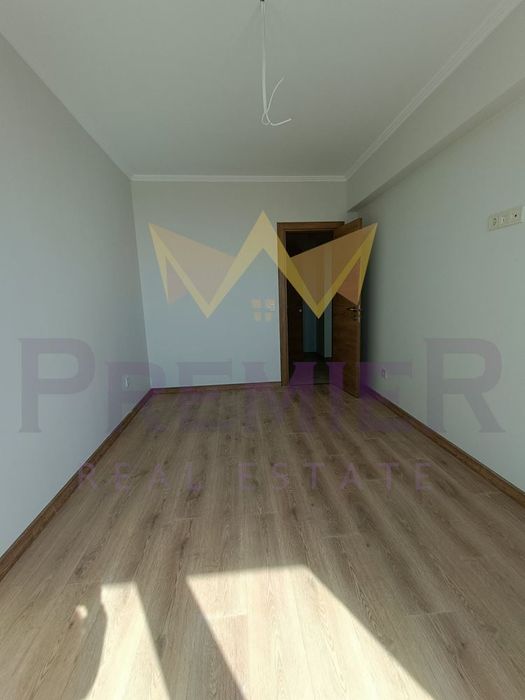 Продава се Тристаен апартамент в Варна, Виница - 134 кв.м за 1742 €/кв.м - Снимка #5