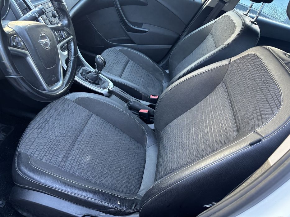 Interior  semipiele + textil  opel astra  j facelift 2018