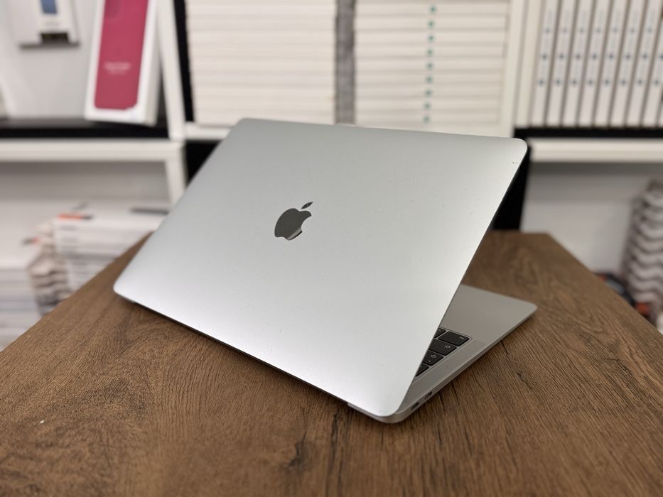 Macbook Air Retina 2019 i5 SSD 256 GB * Grand *