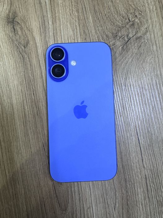 Продам Iphone 16