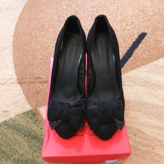 тойға 1 рет киілген, 2000 тг