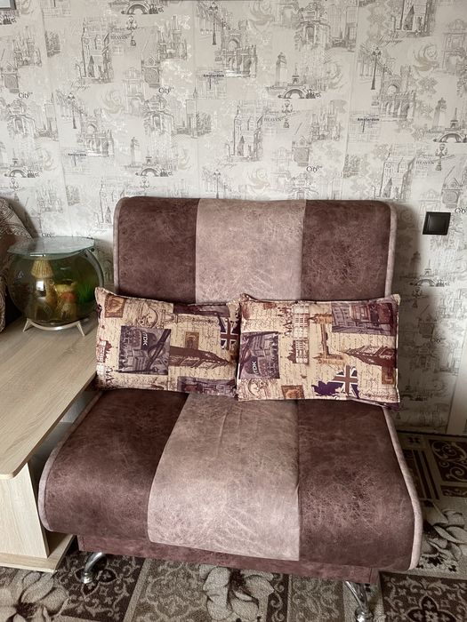 Диван и два кресла