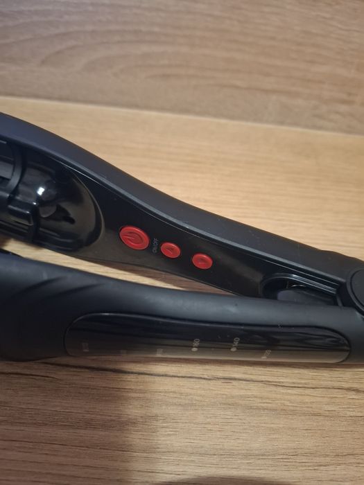 Rowenta x Karl Lagerfeld Waves Addict CF471L, Маша за ретро къдрици