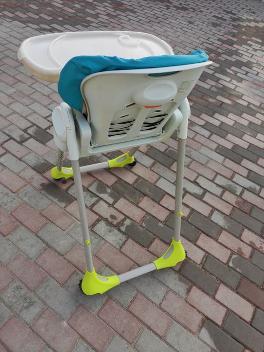 Продам детский стульчик для кормления chicco