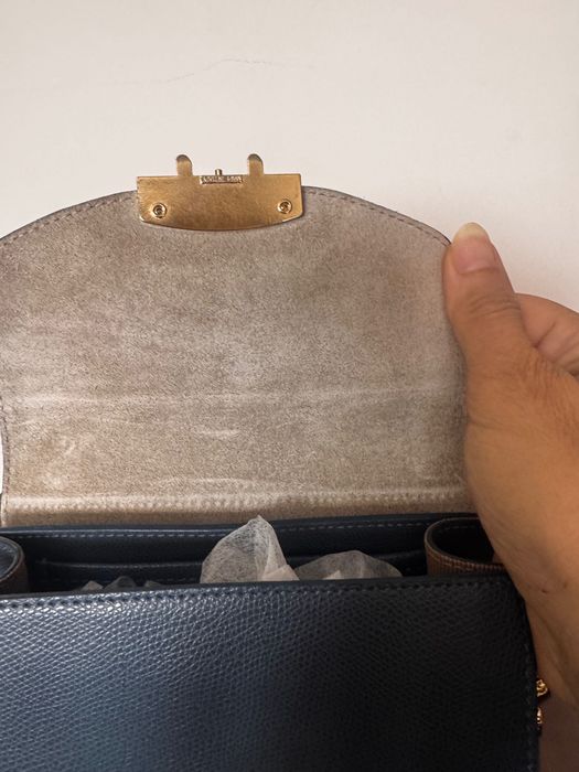 Furla Metropolis като нова