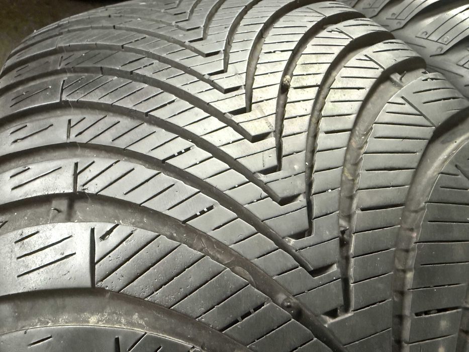 2x Anvelope All Season 225/40 r18 M+S - Kumho Solus 4S HA32