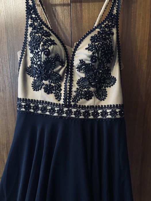 Луксозна дълга бална рокля – изработка по поръчка