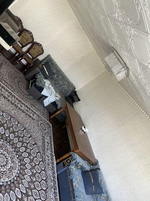 Дом продается в хорошем раионе.