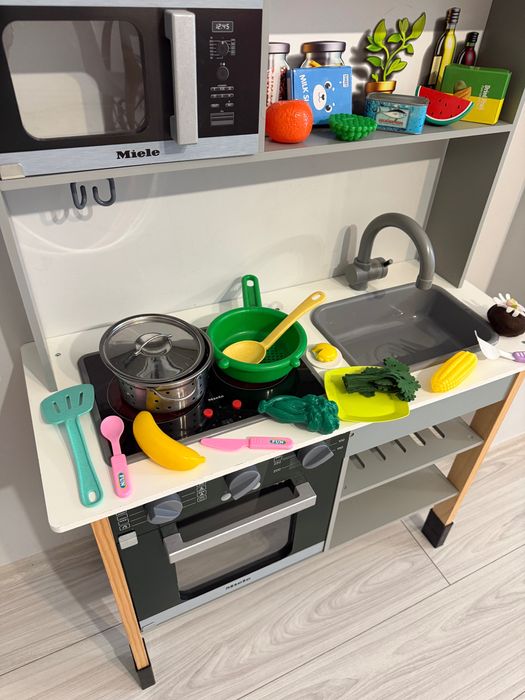 Детска дървена кухня